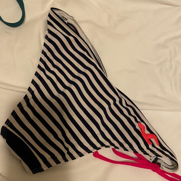 2 Bikini sets and cover up - Picture 6 of 8